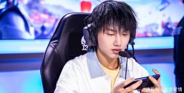 直播|Fly不满现状，直播吐露心声，抱怨QG“养刺痛都不要你”！