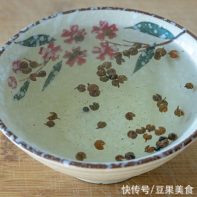 吃一次就上瘾的珍珠莲藕丸子