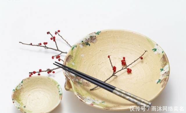 一双筷子的10个礼仪禁忌,你了解多少?