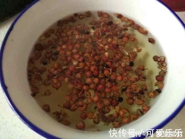 萝卜包饺子,直接包还是先焯水?多数错在这一步,难怪没有萝卜味