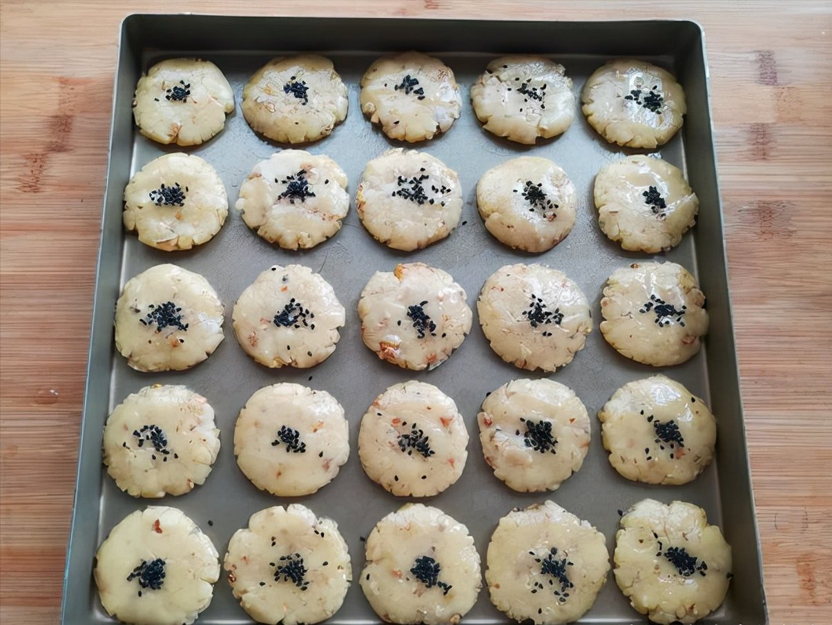 这饼干简单好做,用玉米油也能做得香酥掉渣,无添加孩子吃的安心