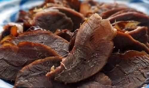 拍打|卤牛肉时,别第一步就焯水,很多人都做错,难怪牛肉塞牙咬不动