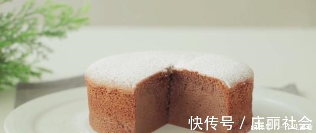 俏丽棉花芝士蛋糕，如棉花一般柔软，带着芝士的细腻湿润