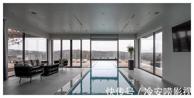 游泳池|夫妻逃离城市，自建1250㎡现代风格住宅，这场面令人叹为观止