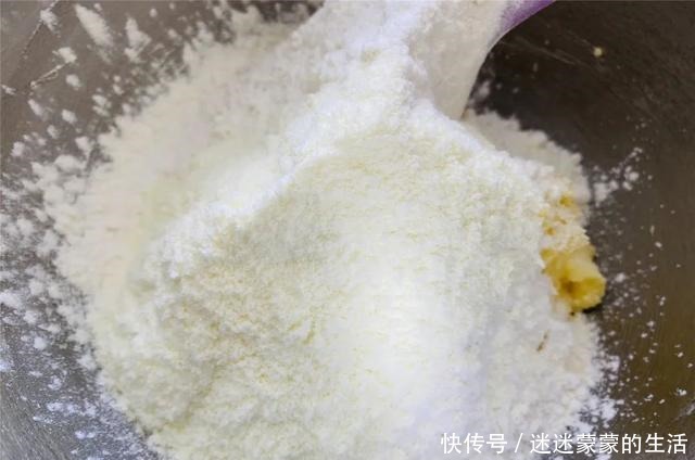 减肥路上的大敌,好吃到炸裂的金黄色面包,每一口都是满满的幸福