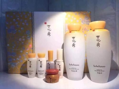 公认好用的4款“化妆水”：黛珂紫苏水是网红款，兰蔻粉水超好用