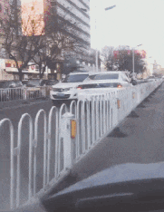 |搞笑GIF：你永远都猜不到 睡着后损友会对你做什么