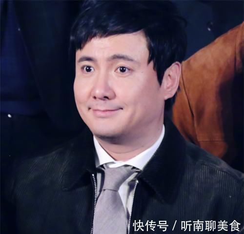 明星的职业假笑，王源、黄明昊还好，看到王一博营业不易，为了生活