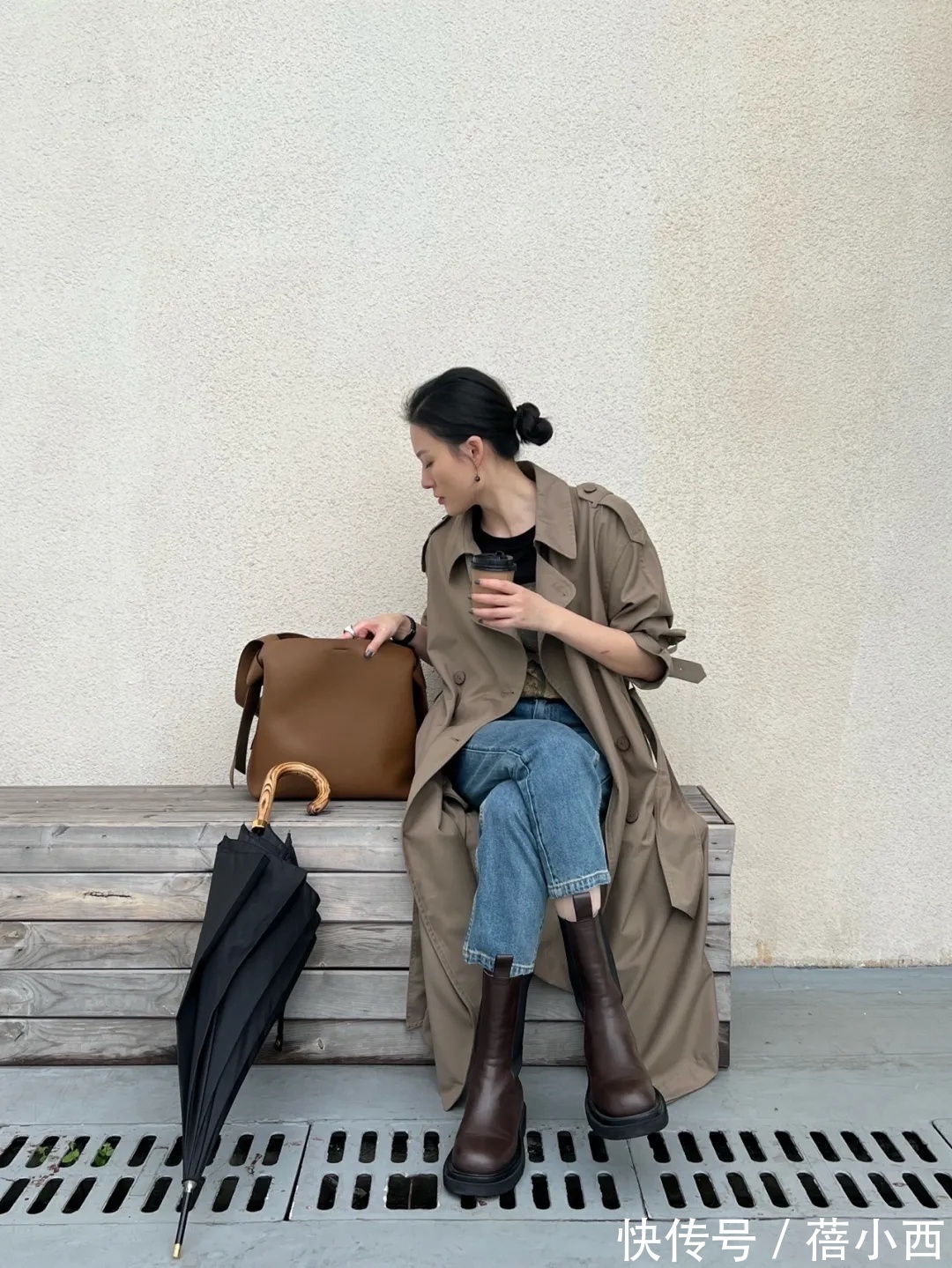 灰棕色|建议奔三奔四的女性多穿“风衣”,搭配牛仔裤、打底裤,简约高级