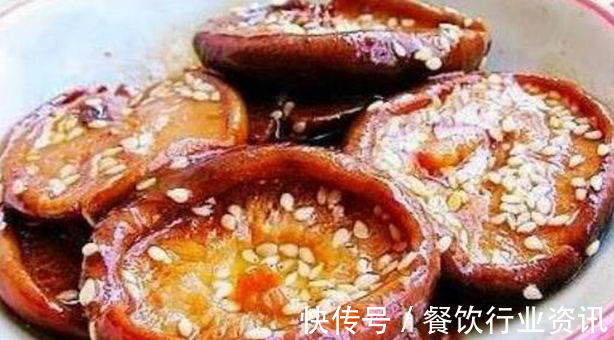 美食推荐:虎皮酱凤爪,蒜苔小炒肉,麻仁卤香菇,香干炒肉的做法