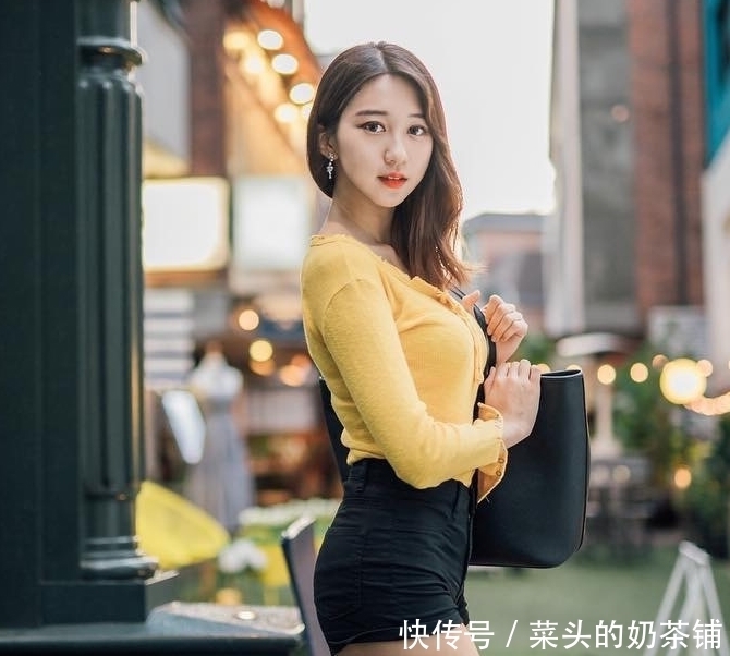 貌美|迷人打底裤美女,肤白貌美,散发出青春时尚的女神气息