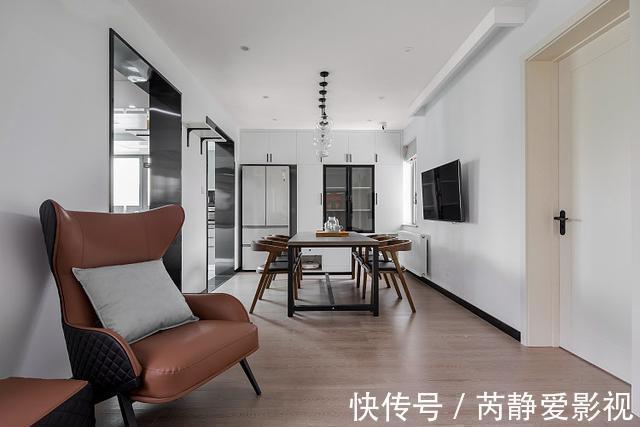 起居室|这对夫妻很有远见,选择去客厅化装修,让一家人的感情快速升温
