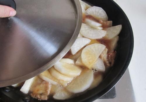 萝卜别腌着吃，和它是绝配，简单炒一炒，营养滋补，不懂可惜了