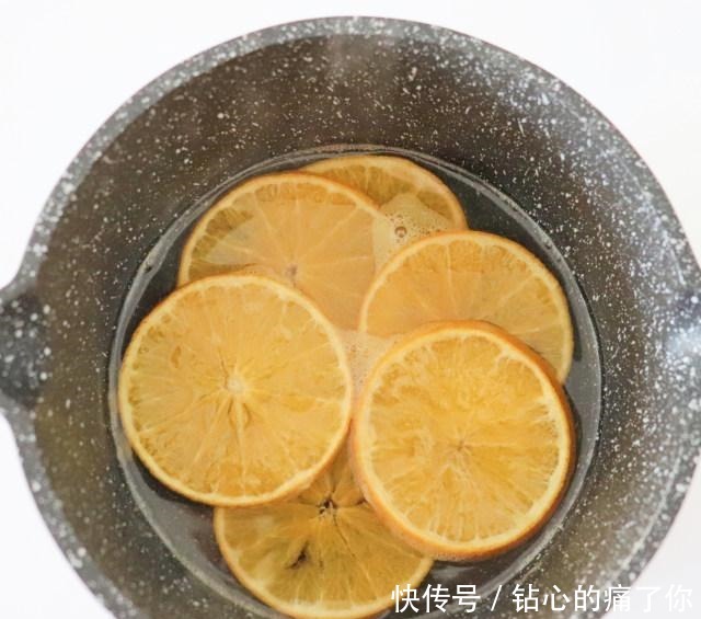 香橙蛋糕卷,湿润绵甜,带着淡淡橙香