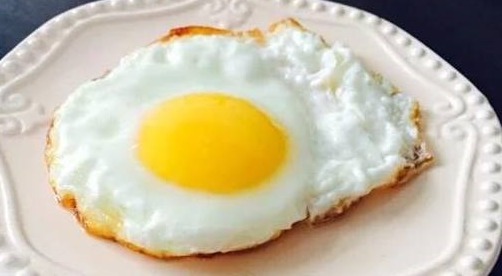 荷包蛋|荷包蛋总是煎不好教你一招，煎出来的鸡蛋又圆又嫩，还不粘锅！