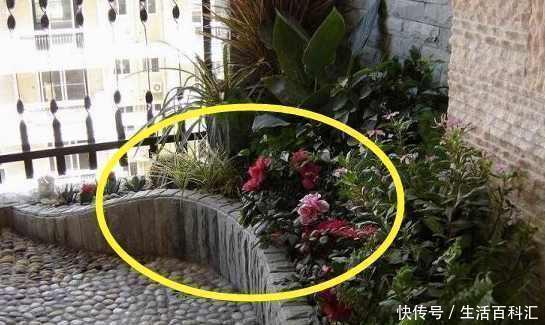 砂浆|越来越多人家里阳台不铺瓷砖了,现在都流行这样做,后悔知道晚了