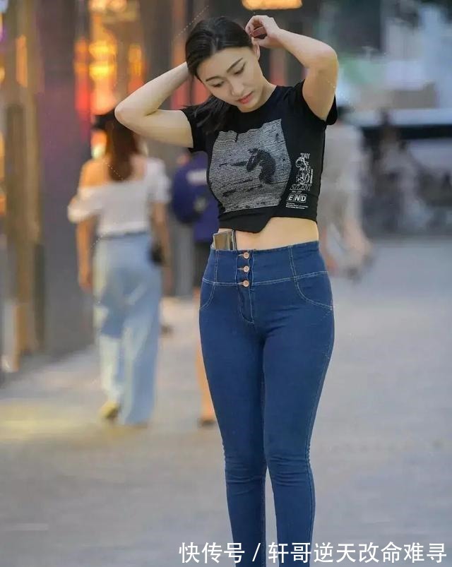 装扮 立体精美的打底裤装扮复古感十足,时尚大方又舒适,还很百搭!