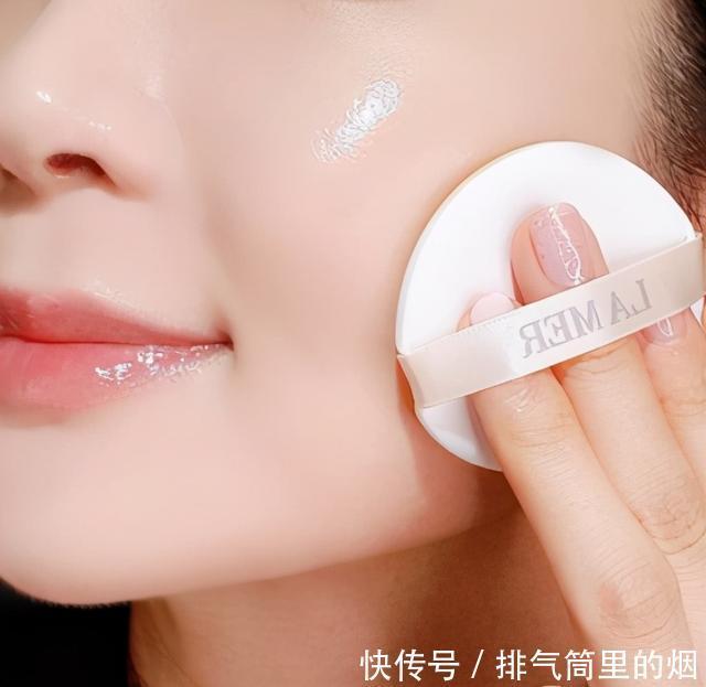 浮粉卡粉3大原因!“脱妆原因&正确上妆技巧”底妆服帖又干净