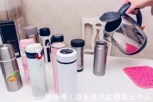 家长|保温杯成夺命杯,倒出的热水变毒水,家长速查家里有的赶紧丢掉