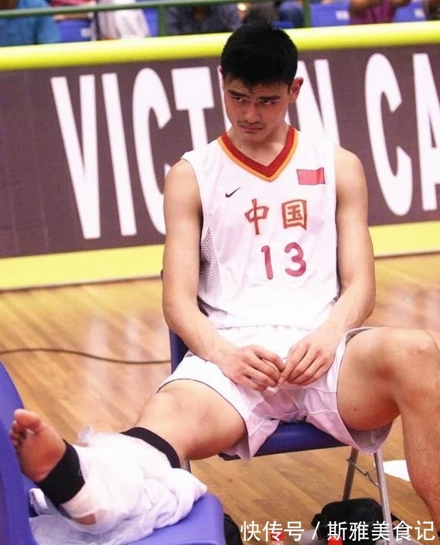 美国男篮|男篮史上唯一次胜美国,为何被批作弊?中国三大长城疑似超龄参赛