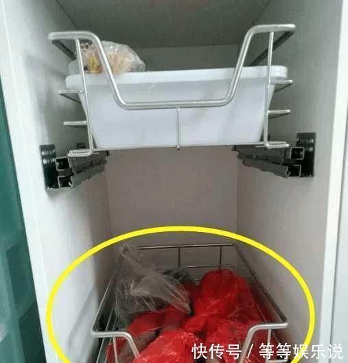 邻居们|巧妙的儿媳这样改变了橱柜,再买的菜不再扔在地上,邻居们正在模仿