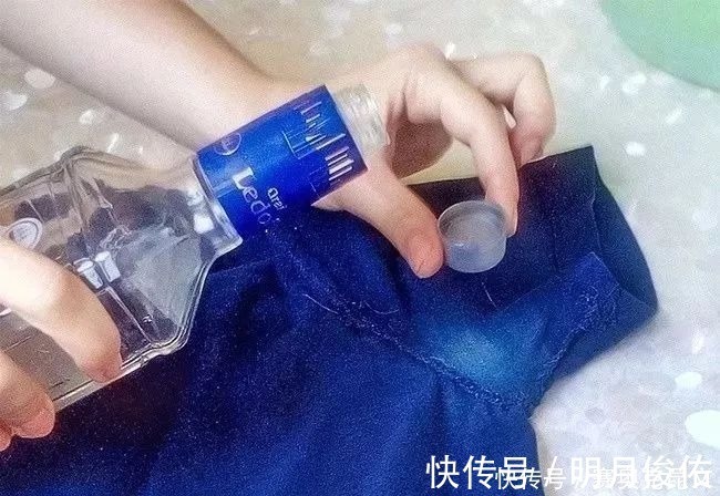 发黄|衣服发黄只能扔掉?太浪费!这么洗,每天都穿新衣服