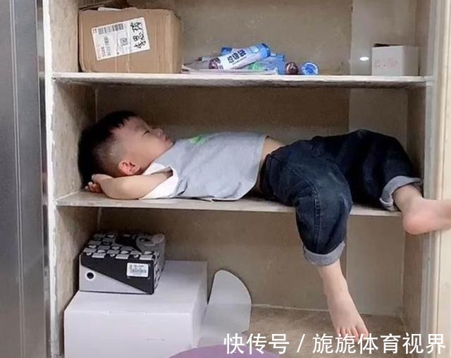 家长们|姐姐上学后,无聊弟弟“花式”想姐姐,妈妈:忘记她怎么揍你了?