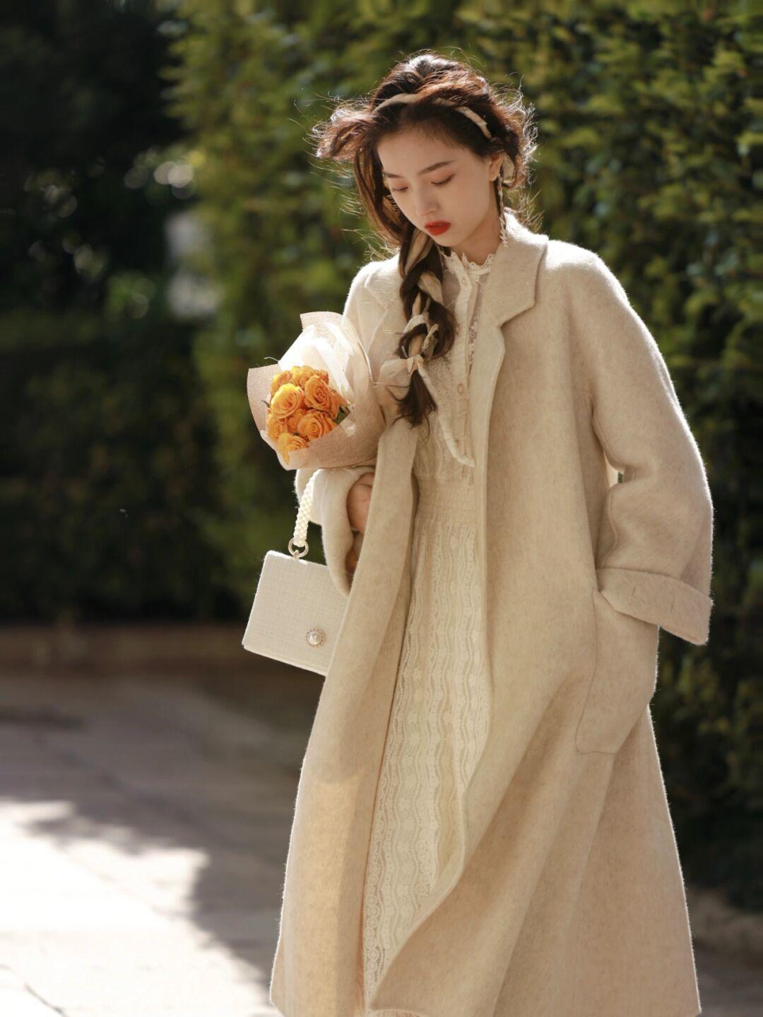 黄黑皮|见过世面的女人,衣橱里都会有“大衣”,简约高级才最美