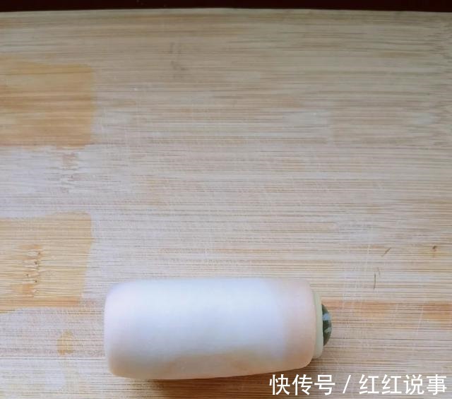 酥皮月饼|中秋来点不一样的，五彩月饼颜值高，酥软不腻味道好！