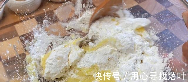 土豆好吃又好看的做法,外酥里软,比薯条还好吃!