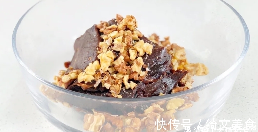 秋天|秋天要多吃红枣，不熬汤不油炸，简单做成小丸子，一天一颗身体好
