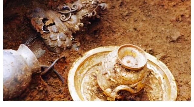 杨氏|贵州挖水库无意发现古墓,墓中棺材钉子竟是纯金的,墓主到底是谁