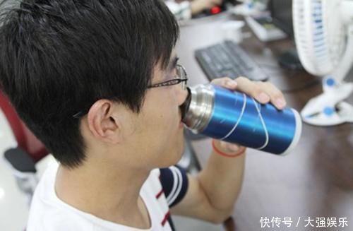 中年|俗話說(shuō):“1兩陳皮1兩金”,常用陳皮泡水喝,會(huì)給帶來(lái)5個(gè)好處!