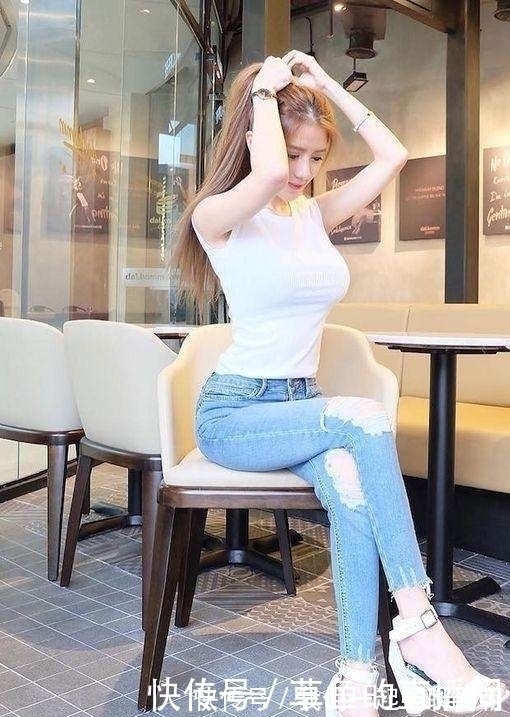 面料|紧身裤搭高跟鞋,美女出门逛街旅游少不了,时髦个性显腿长