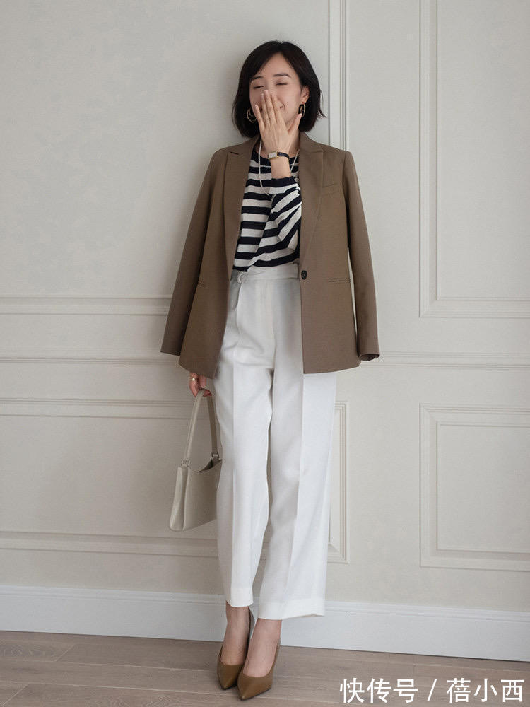 职场|女人一旦过了40岁,穿衣搭配要选“气质款”,大方高级又很优雅