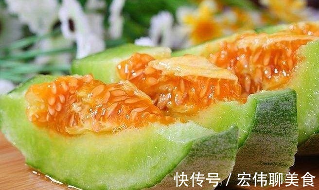 绿皮|买羊角蜜时,绿皮的甜还是白皮的甜?学会这一招,一挑一个准!