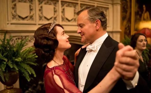 “冠冕”与“皇冠”有什么不同28顶古董冠冕,讲述欧洲贵族头顶上的百年奢华