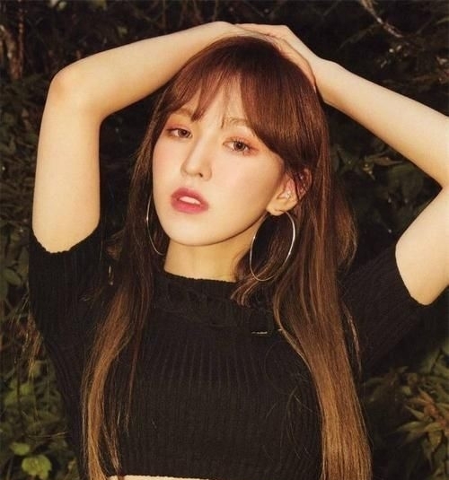 张润贞 她坠落舞台消失一年!如今再度复出主持,身体真实状态令人落泪