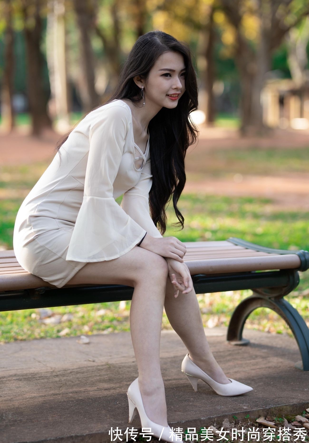 连衣裙|简约米色连衣裙,无需任何的装饰也能尽显优雅的甜美感觉