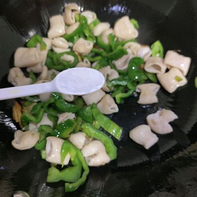 招牌|#一勺葱伴侣，成就招牌美味#回味无穷的青椒肥肠