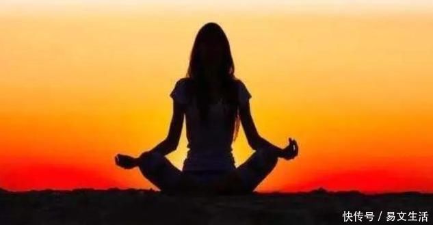 膝盖|女性膝关节比男性早“坏”10年？2个小动作，让膝盖多用30年！