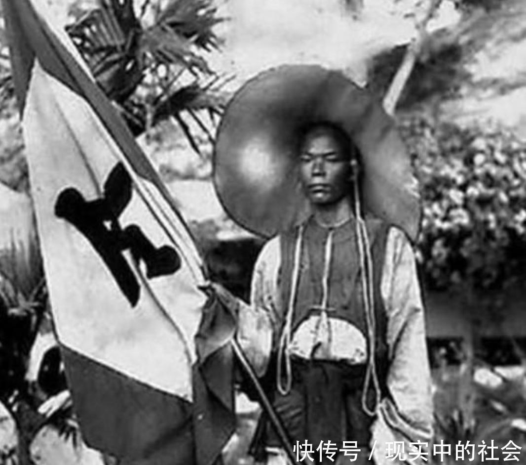 光绪帝|清末老照片,晚清时的传令兵,图二是光绪帝的弟弟,图六女子真美!