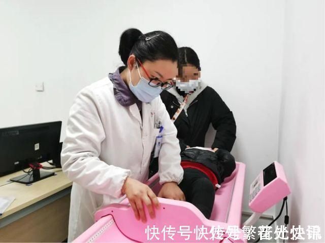 啃指甲|姐妹俩总爱啃指甲,可体检并无异常!妹妹无意间的话医生找到病因