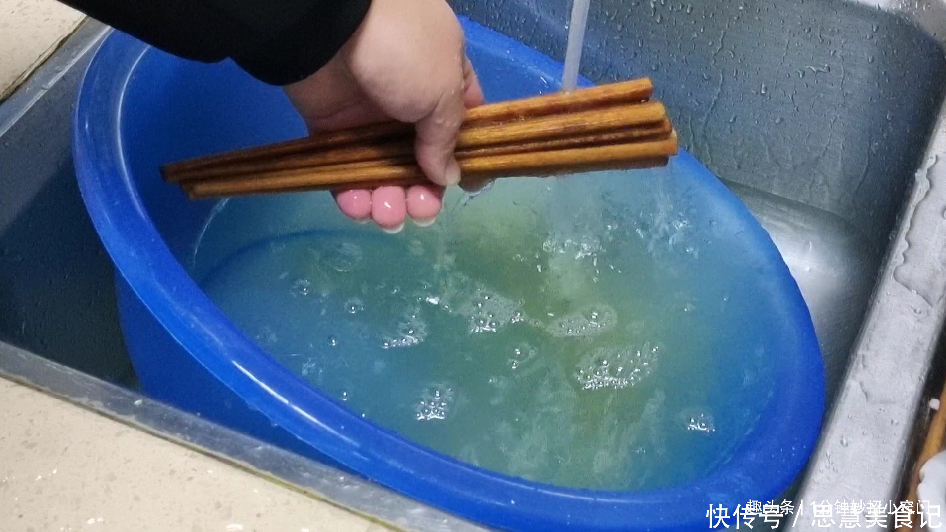 杀菌|每天用清水洗筷子，相当于吃细菌，教你一个方法，筷子干净又杀菌