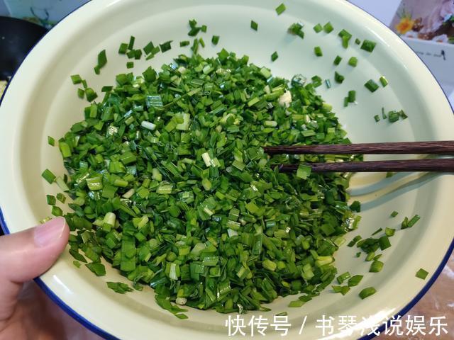 韭菜馅|做韭菜馅饺子,调料别乱放,只加“两味料”,馅料鲜香特好吃