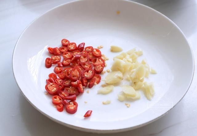 念念不忘|初秋最棒的下饭菜,家人点名要吃,酸辣爽口,不吃两碗米饭不罢休
