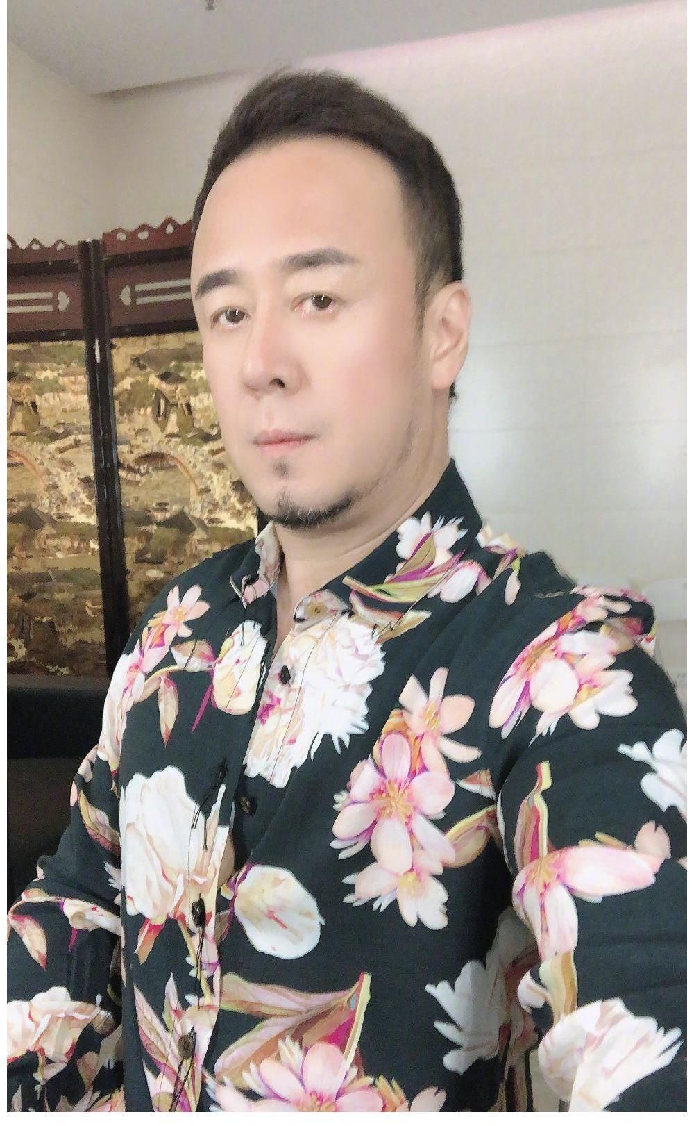 用歇后语也被喷,曾担任好声音导师的他,深夜发文为何“翻车”了