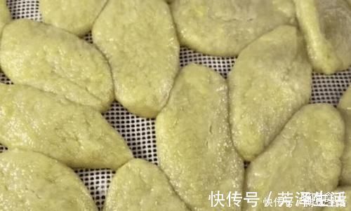 年后我家吃得最多是它,加一物一蒸,放特制的料汤中拌一拌,是真好吃