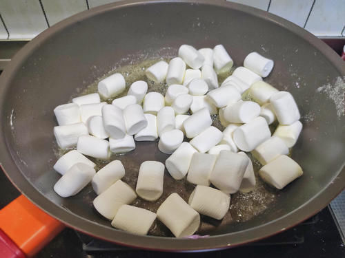  快过年了，多种口味雪花酥做起来，酥脆香甜，好看好吃，全家喜欢