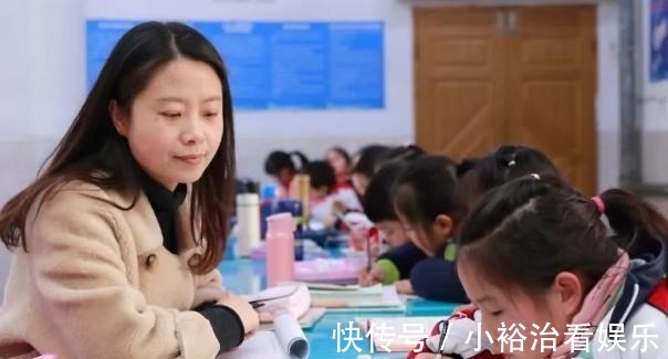 中小学|中小学实行延迟服务,“接送难”看似被解决,实则新问题却出现了